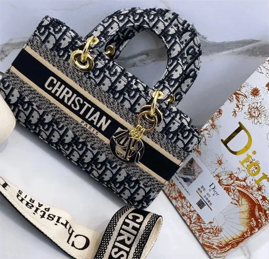 תיק christian dior