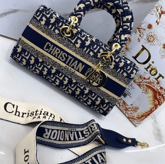 תיק christian dior